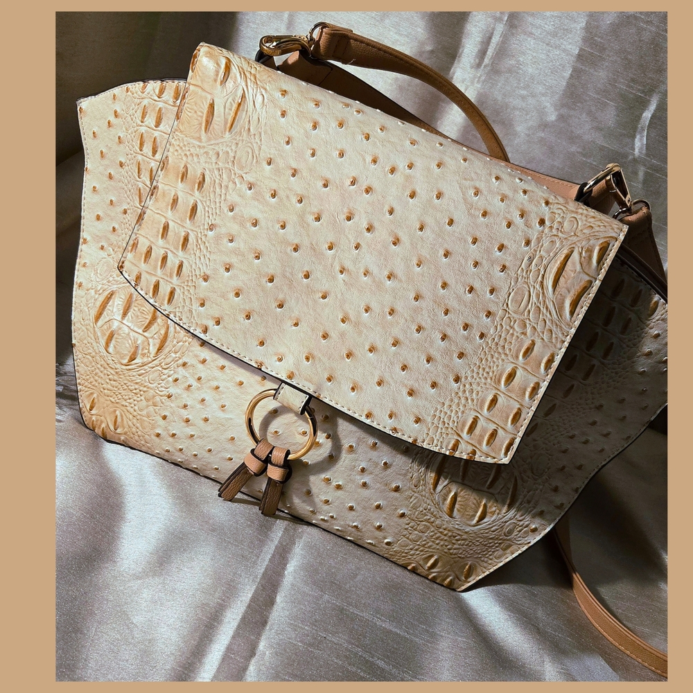 Cato's Elegant Cream Crocodile-Embossed Women's Bag